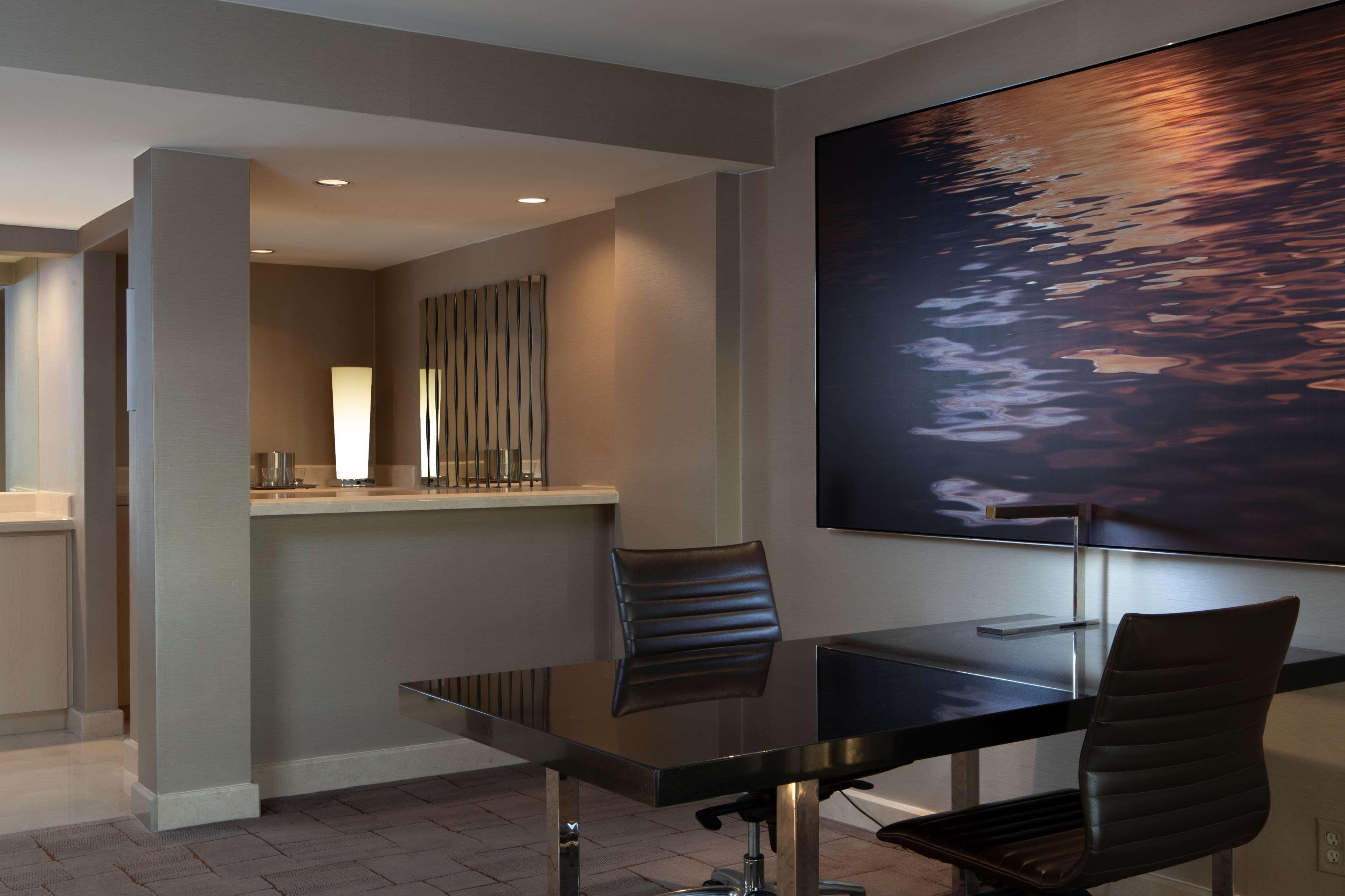 Hilton Angeles Airport Hotel Los Angeles