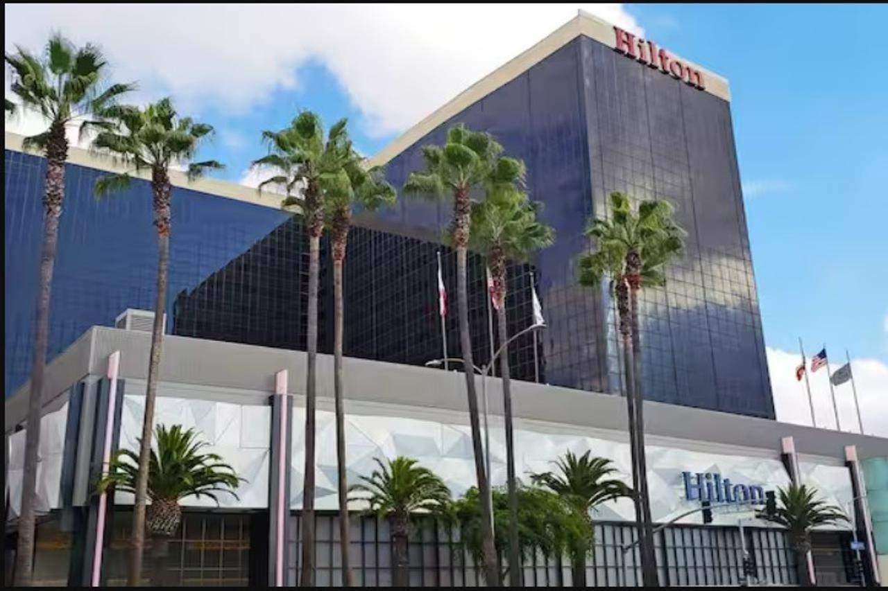 Hilton Angeles Airport 4*