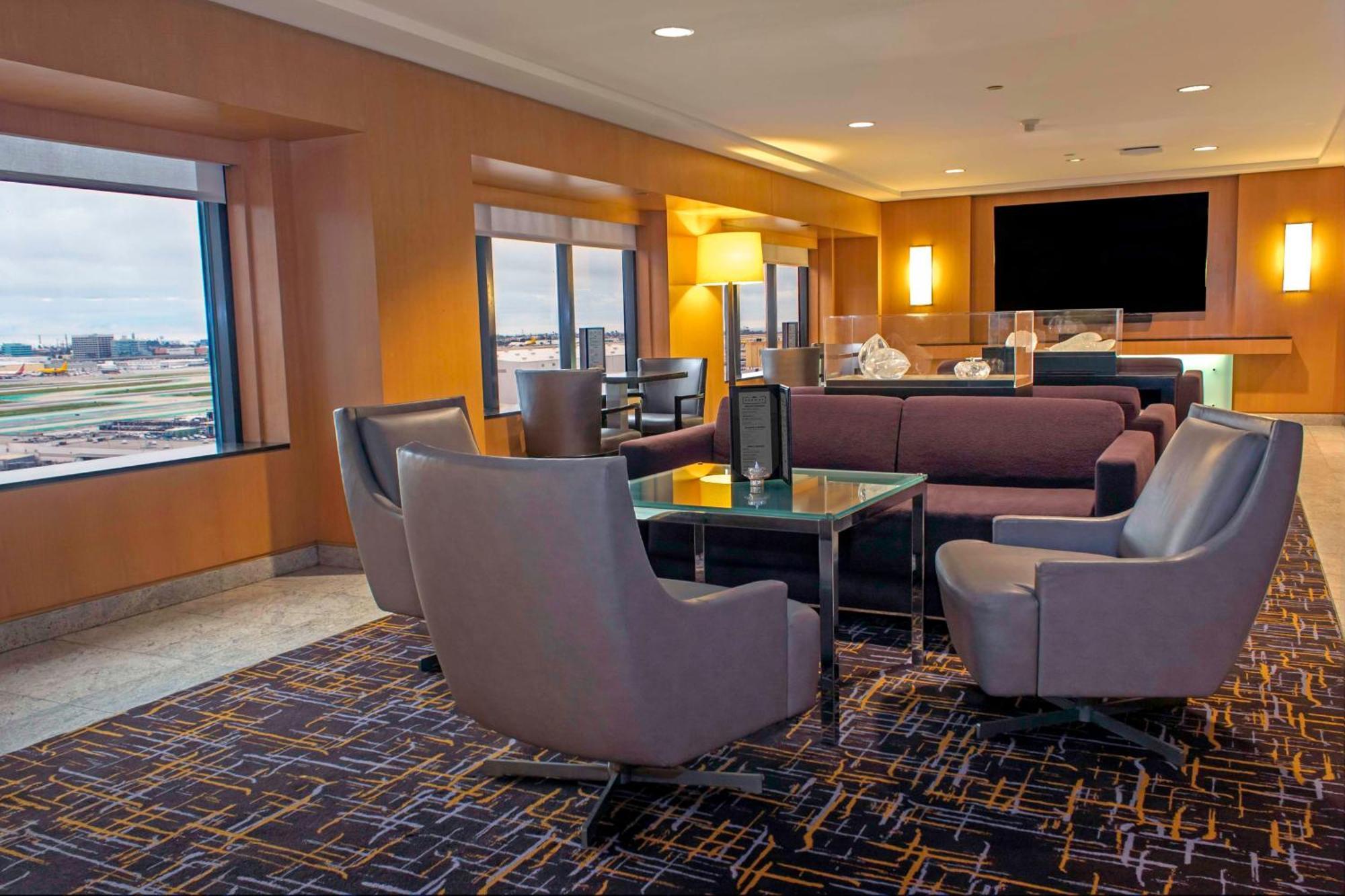 Hilton Angeles Airport Hotel